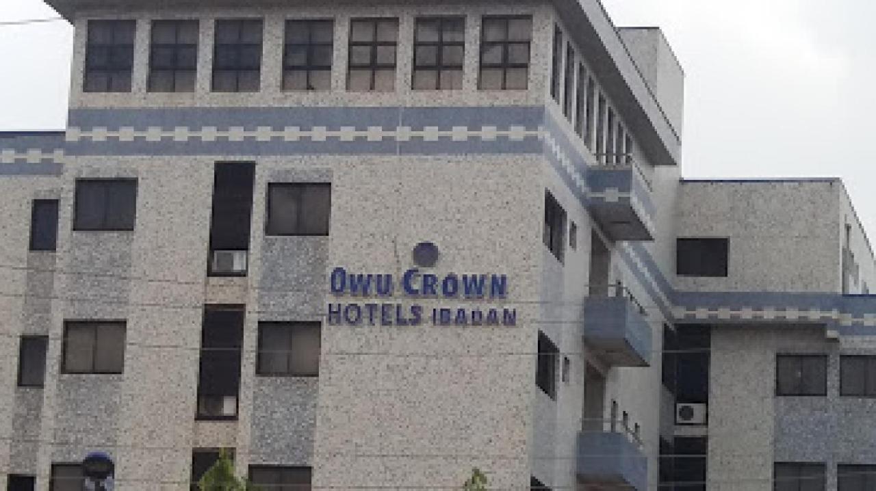 Room In Lodge - Owu Crown Hotel, Ibadan Buitenkant foto