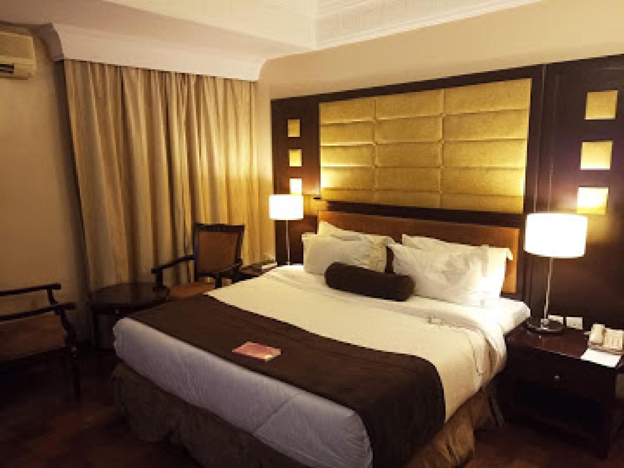 Room In Lodge - Owu Crown Hotel, Ibadan Buitenkant foto